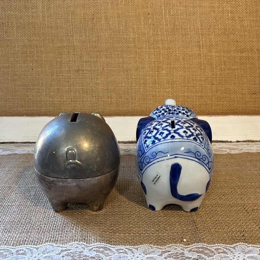 Two Vintage Coin Banks - Picture 4 of 7